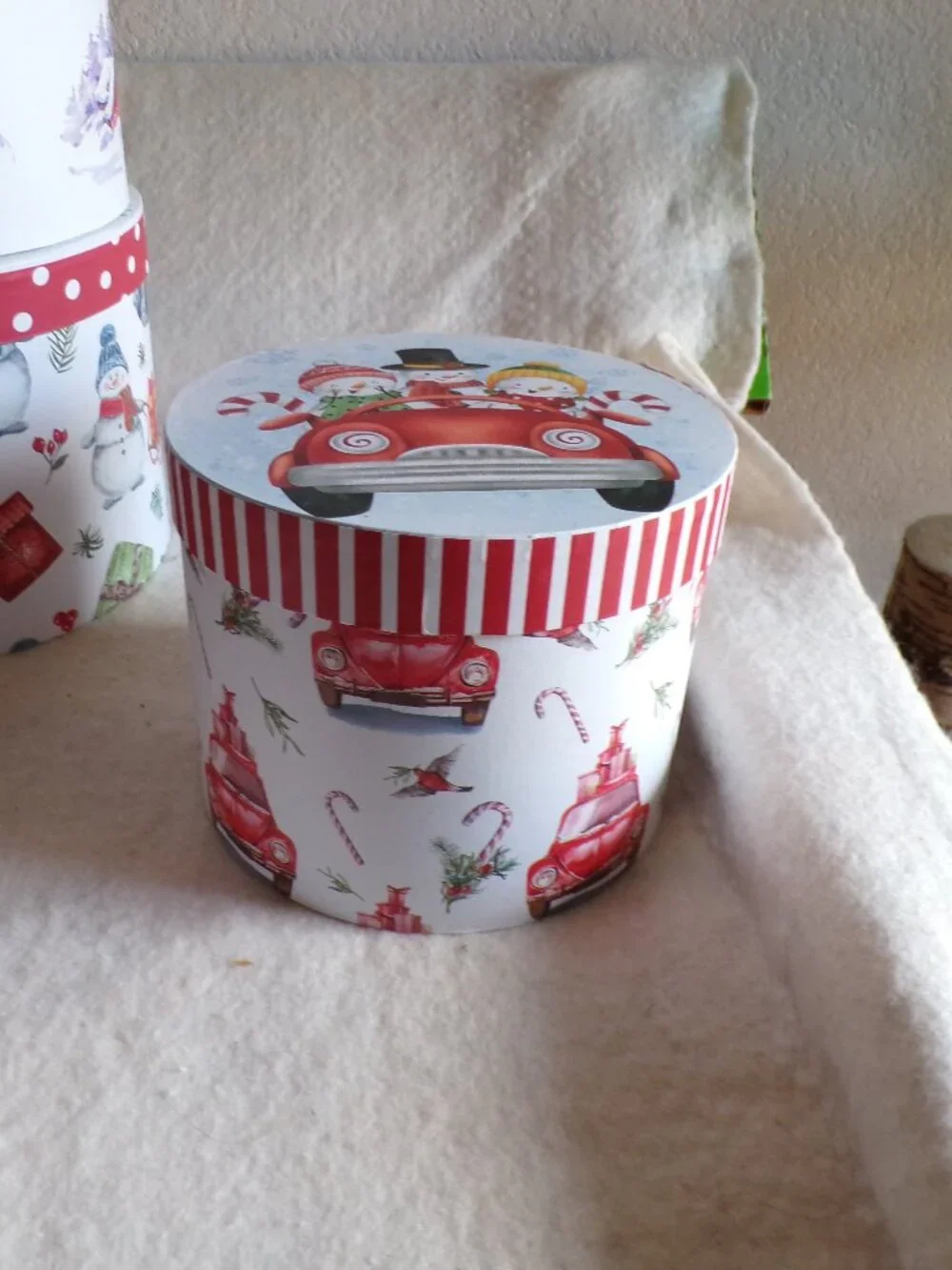 4 Holiday Boxes Round Gift Boxes Unique Fun Festive Winter Design Stacking NEW
